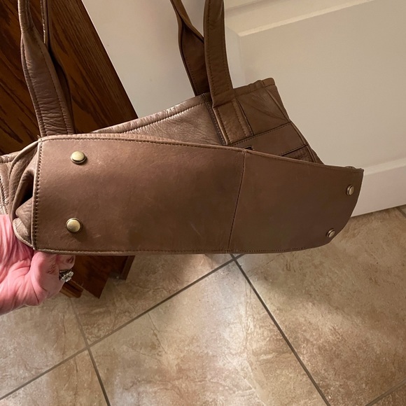 B. Makowsky Tan Grey Leather Tote EUC 15 X 11 - Picture 5 of 12